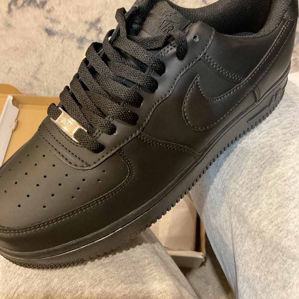 Nike Men's All-Black Leather Sneakers
